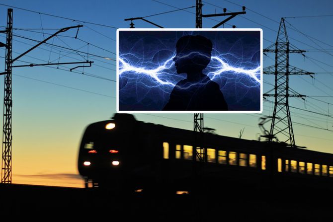 Voz vagon noć struja udar stuje Voz vagon noć struja udar stuje