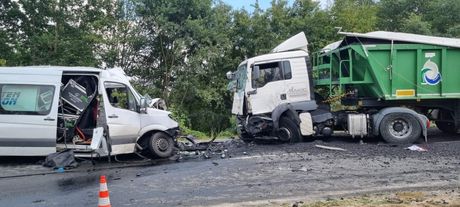 Požega saobraćajna nesreća sudar kamion, kombi