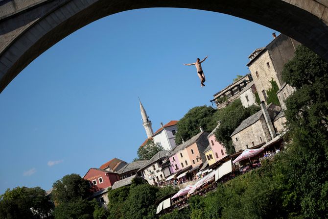 Skokovi sa Starog mosta u Mostaru Skokovi sa Starog mosta u Mostaru