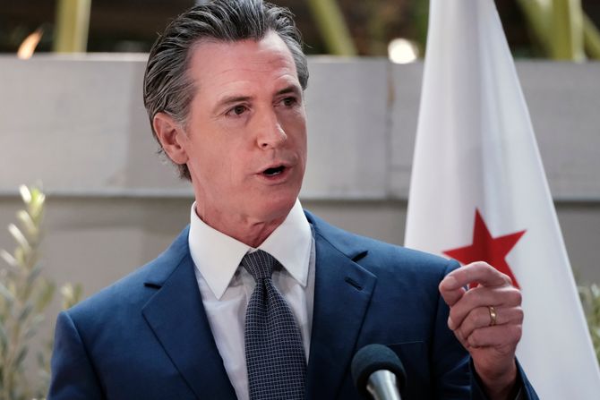 Kalifornija majmunske boginje Gavin Newsom Gevin Njusom