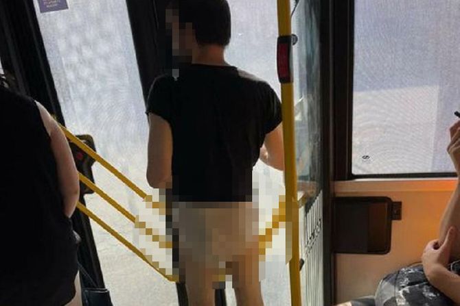 Čovek u donjem vešu Čovek u donjem vešu