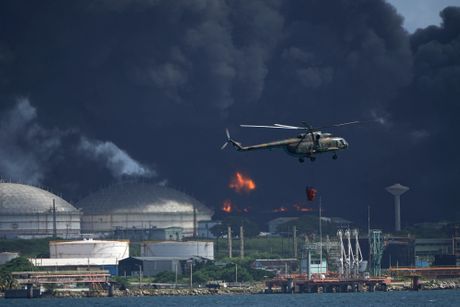 Kuba udar groma požar skladište nafte