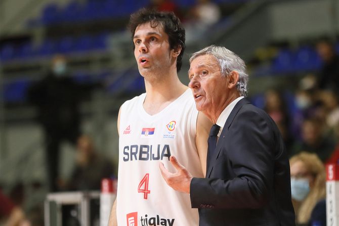 Miloš Teodosić, Svetsislav Pešić Miloš Teodosić, Svetsislav Pešić