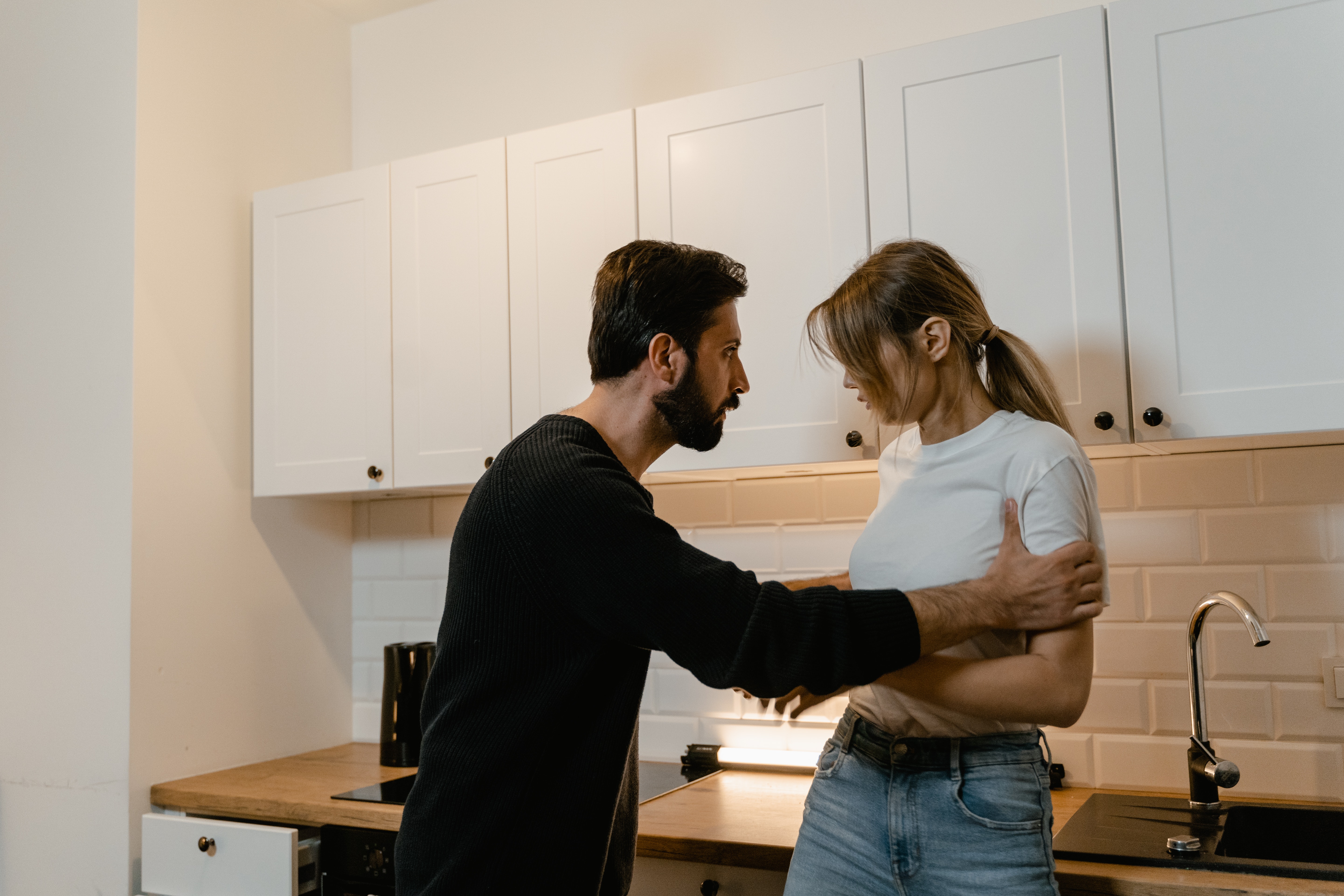 Da li ste žrtva emocionalne manipulacije? Ove fraze partnera nisu obične svađe
