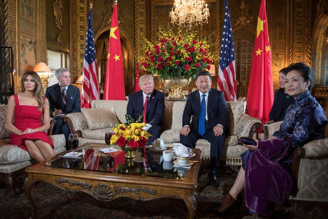 Donald Tramp Trump Si Đinping   xi jinping and his wife peng liyuan Mar a lago