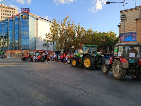 Poljoprivrednici protest blokada Novi Sad