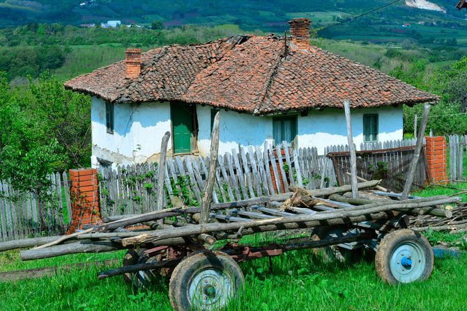 selo seoska kuća zaprežna kola, SUMADIJA AVGUST PRIRODA