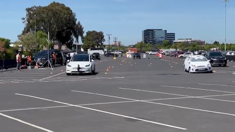Tesla auto pilot testiranje