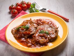 lovačke šnicle u paradajz sosu