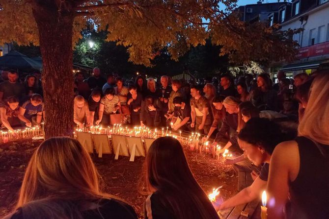 Cetinje pucnjava masakr sugrađani pale sveće