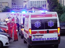 Sanitet, hitna pomoć, ambulantna kola Tiršova