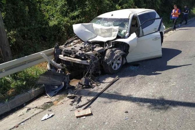 Auto, sremski karlovci Auto, sremski karlovci