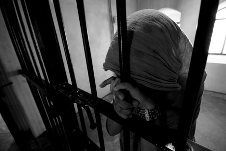 Hapšenje, žena  ženski zatvor