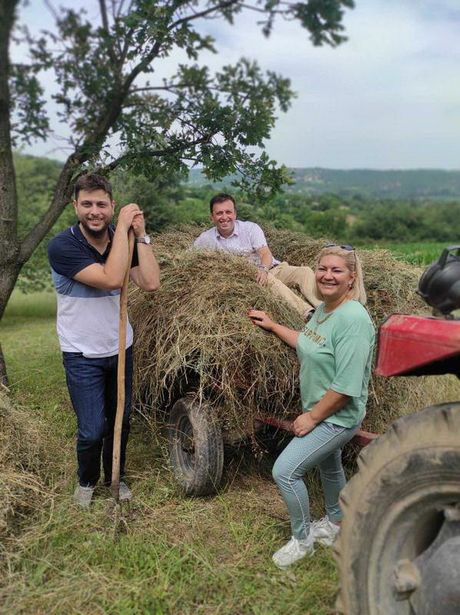 Šumadija turizam stranci ture na traktoru