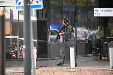 Švedska policija, Malme, napad u tržnom centru