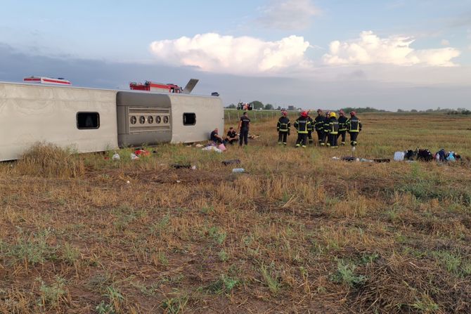 saobraćajna nezgoda, prevrnut autobus, leskovac