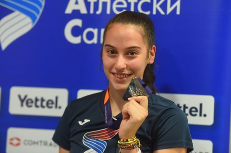 Adriana Vilagoš doček na aerodromu mladih srpskih atletičarkiatletičarki