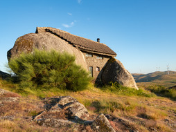 kuca, kamena kuca, portugal