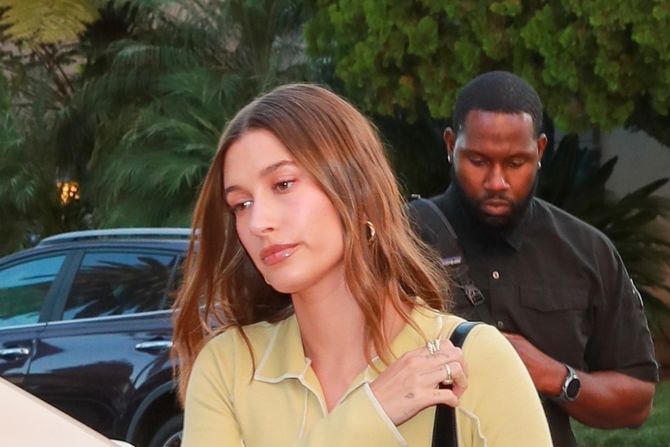Džastin Hejli Biber Justin Hailey Bieber Džastin Hejli Biber Justin Hailey Bieber