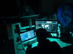 Internet prevara prevare, sajber kriminal, haker