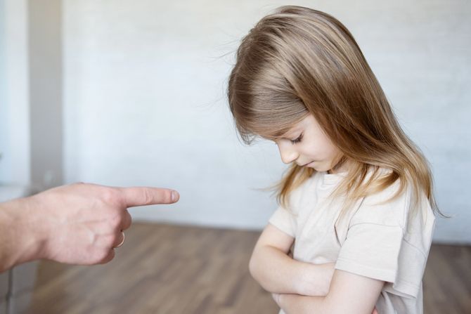 dete, grdnja, vaspitanje, neposlušnost dete, grdnja, vaspitanje, neposlušnost