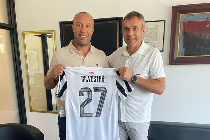 Mikael Silvestre