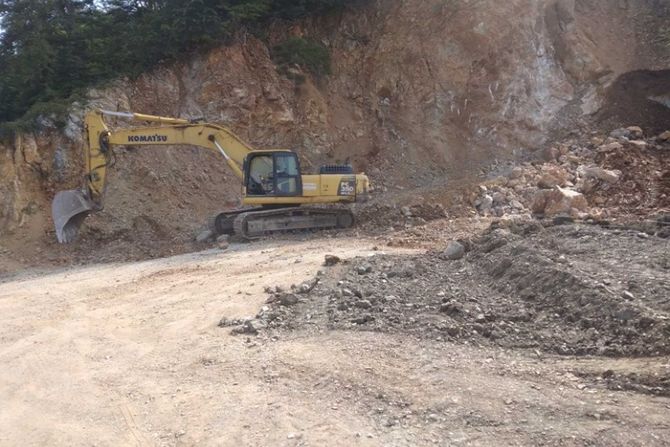 Manastir Kumanica, asfaltiranje puta, vernici, Manastir Kumanica, asfaltiranje puta, vernici,