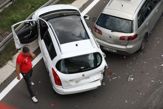 Saobraćajna nesreća, auto put kod Arene