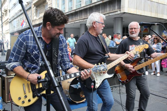 Yu grupa, Mini koncert, Knez Mihajlova