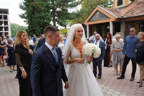 Anja Mit, crkveno venčanje