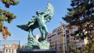 Ikar je raširio krila nad Dorćolom: Ovako izgleda statua koja je danas otkrivena kod Vazduhoplovne akademije