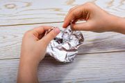 Stavite aluminijumsku foliju u frižider pre spavanja i proverite ujutru: Mnogi se kunu u ovaj trik