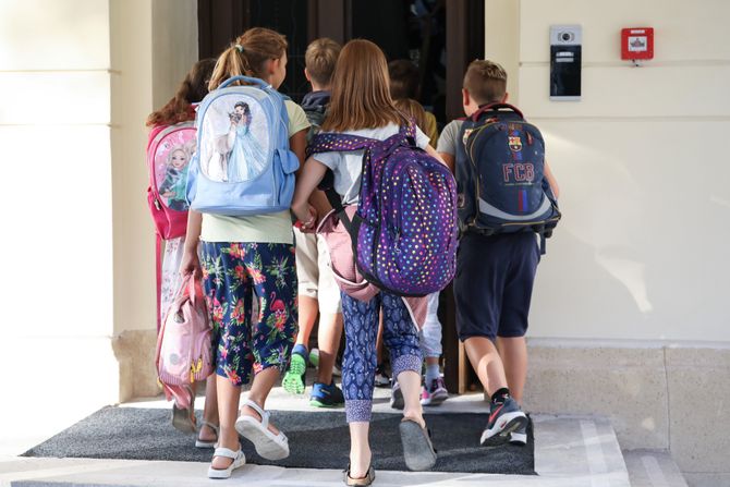 Prvaci, polazak u školu, prvi dan škole, škola