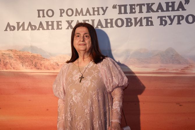Beogradska premijera dugometražnog igranog filma "Sveta Petka – Krst u pustinji" reditelja Hadži-Aleksandra Đurovića Beogradska premijera dugometražnog igranog filma "Sveta Petka – Krst u pustinji" reditelja Hadži-Aleksandra Đurovića