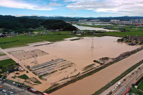 Tajfun poplave Južna Koreja