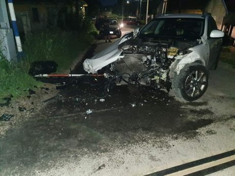 Voz naleteo na automobil Sremska Mitrovica Laćark