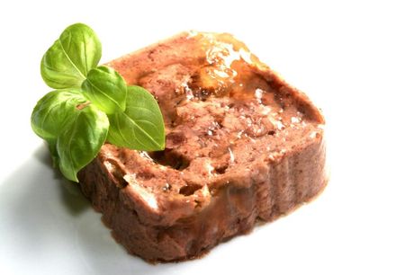 Mačka i bosiljak