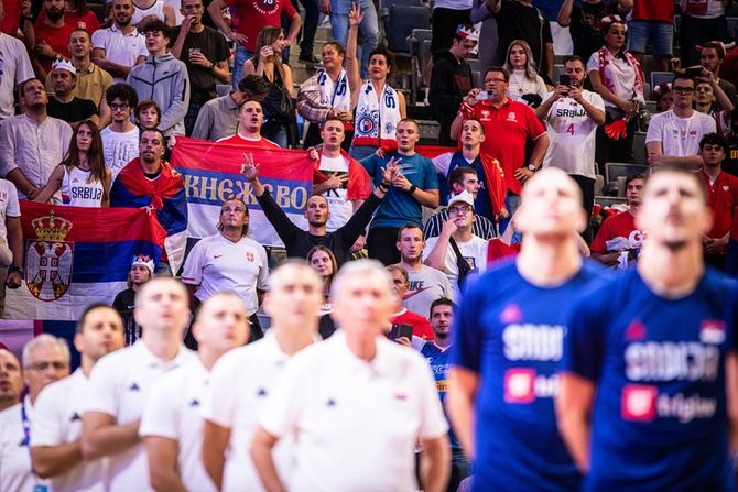 Nikola Jokić, Aron Gordon, košarka Srbija - Poljska
