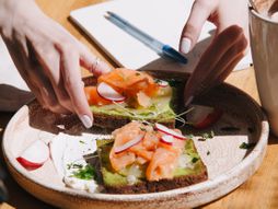 Zdrava hrana, ishrana, avokado, losos