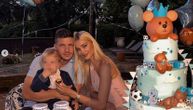 Torta na tri sprata, kolači i baloni: Sofija i Luka Jović proslavili sinu 2. rođendan, a ovo su svi primetili