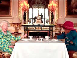 Queen Elizabeth, Paddington Bear