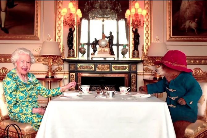 Queen Elizabeth, Paddington Bear Queen Elizabeth, Paddington Bear