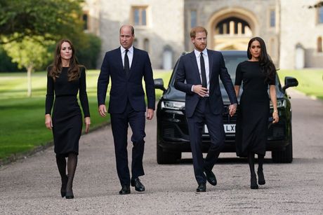 Princevi Vilijam I Hari i princeza Kejt Midlton i Megan Markl, sahrana kraljice Elizabete Princevi Vilijam I Hari i princeza Kejt Midlton i Megan Markl, sahrana kraljice Elizabete