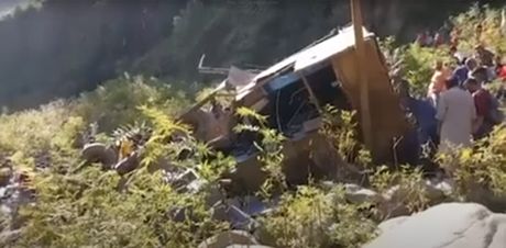 Indija nesreća prevrnut autobus