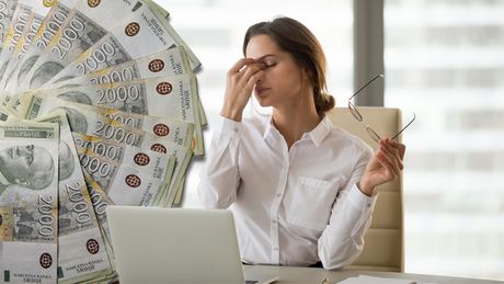 Pronevera novca dinari pare novac radnica žena posao Pronevera novca dinari pare novac radnica žena posao