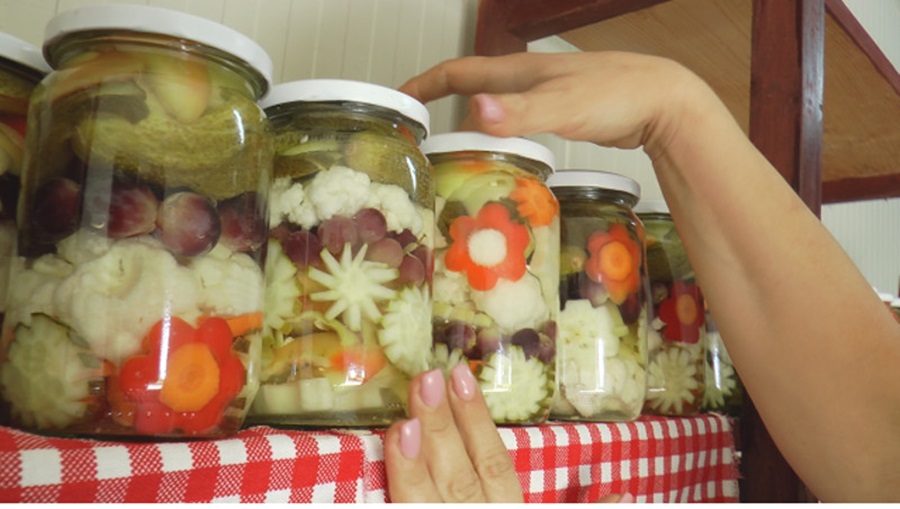 Krastavac 4, paradajz i do 10 evra po kilogramu: Hrvatima zimnica postaje luksuz - hoće li je biti ove jeseni?