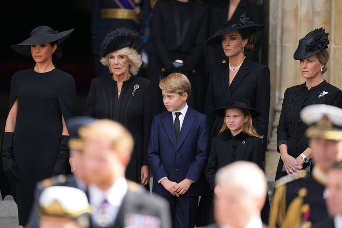 Megan, Kejt i Kamila, sahrana Elizabete, Meghan Markle, Kate Middleton, Camilla,  Prince George,  Princess Charlotte