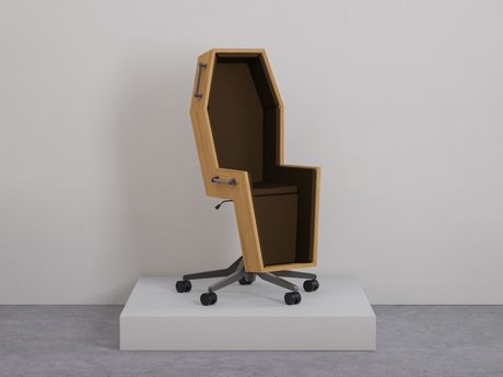 Stolica u obliku kovčega za kancelarijske poslove