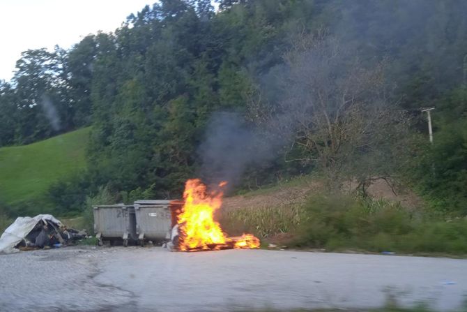 Požar, gori kontejner, Ibarska magistrala