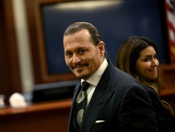 Džoni Dep Kamil Vaskez Johnny Depp Camille Vasquez